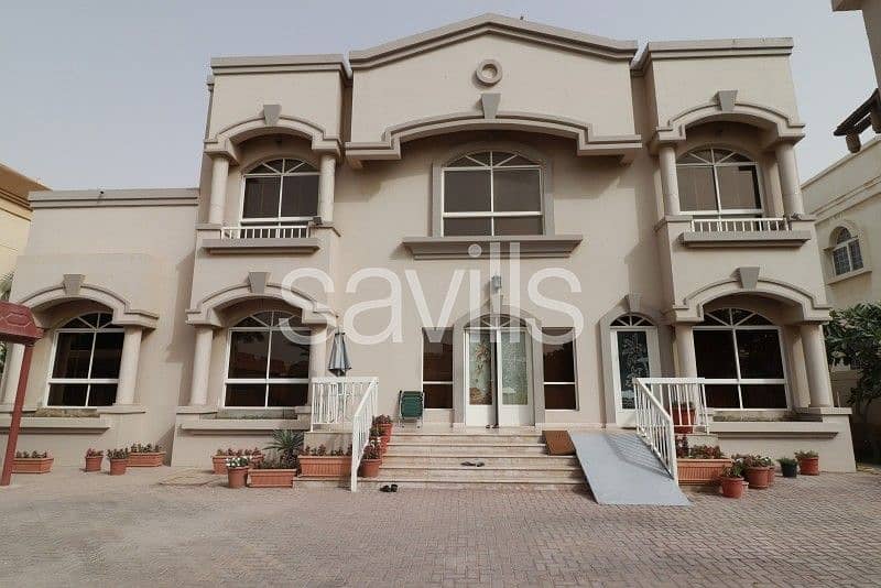 2 Ready to move in| 6 BED villa | Swimming pool