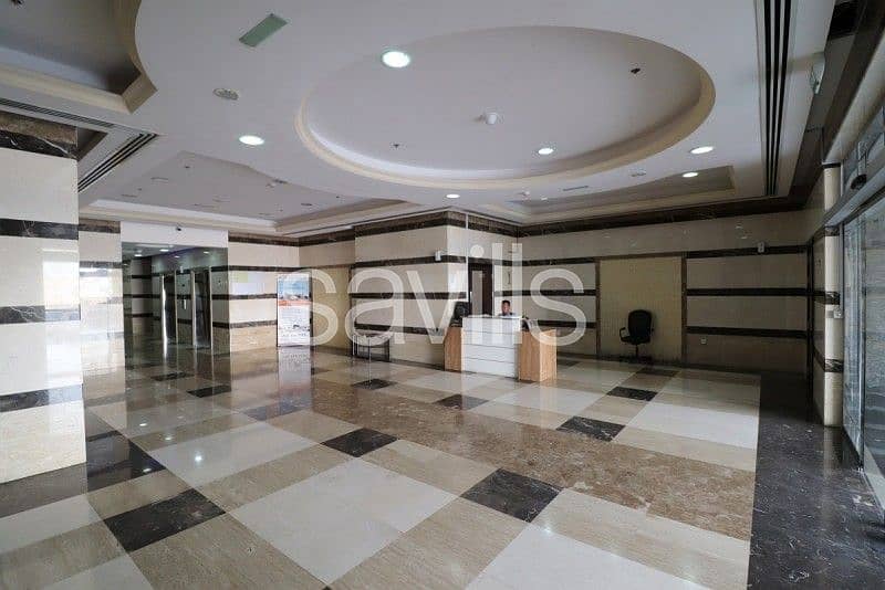 Spacious unit on high floor with parking Spacious unit on high floor with parking