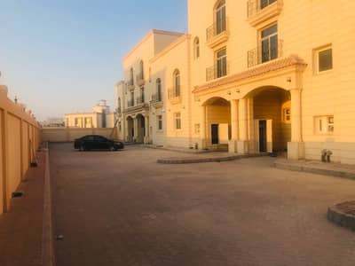 5 Bedroom Villa for Rent in Mohammed Bin Zayed City, Abu Dhabi - Outstanding 5+Maid Villa in Family Compound AED 110k