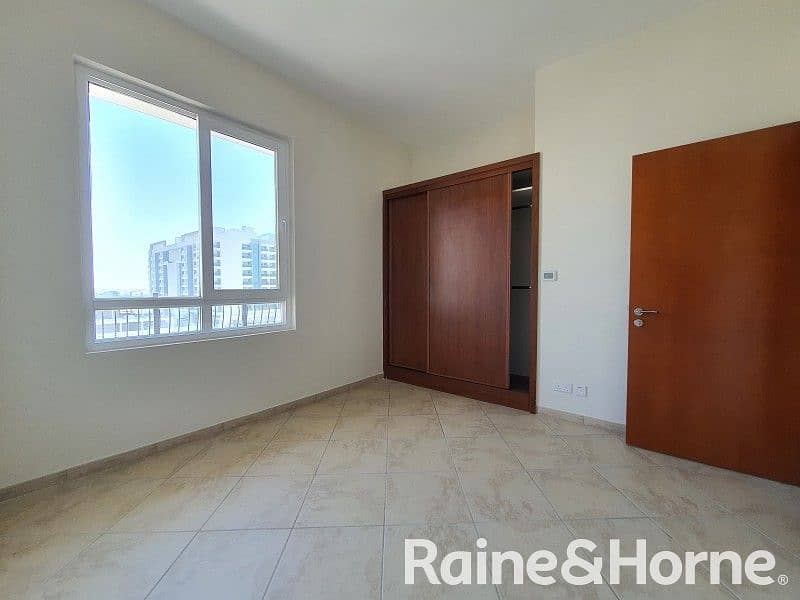 8 Spacious 3 BR Apt | 1 Month Free | Open Views