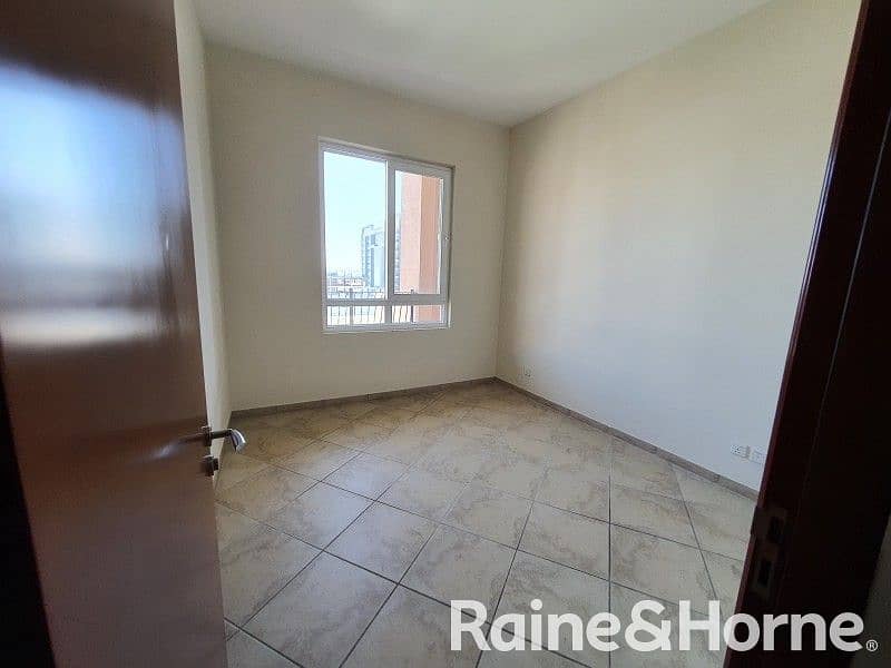 10 Spacious 3 BR Apt | 1 Month Free | Open Views