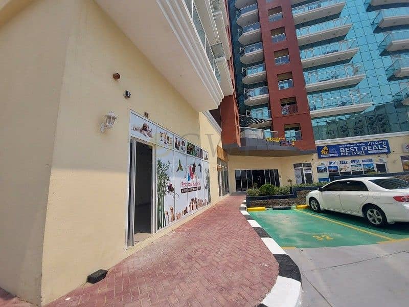 6 Rented AED 28