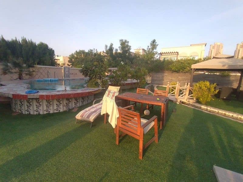 10 Private Pool | Upgraded | Vacant on Transfer |