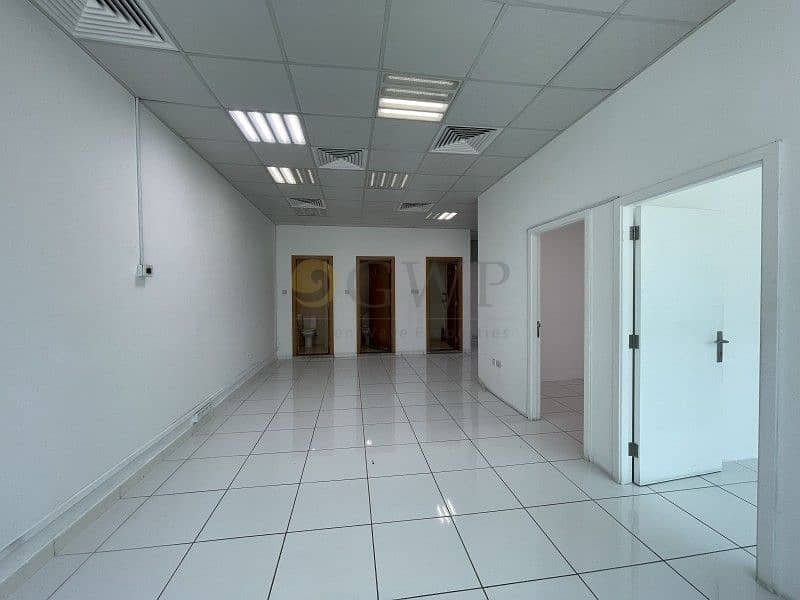 Fitted Office with partitions in Business Bay . . . .