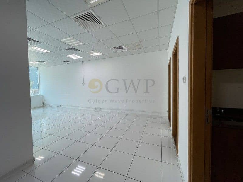10 Fitted Office with partitions in Business Bay . . . .