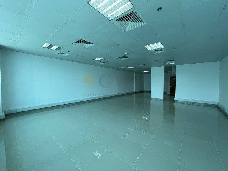 5 Huge Fitted office with 5-partition in Business Bay