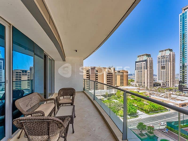 2 Well-spaced Apartment Offers Peerless Sea View