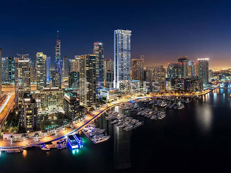 9 Luxurious Apartment With Sea and Dubai Marina View