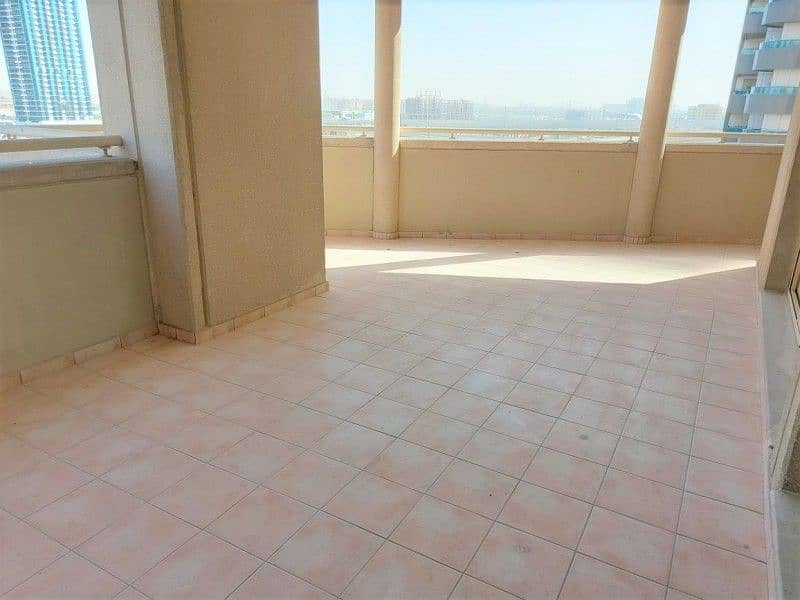 15 Bright 2br + Balcony | Amazing View | Chiller Free