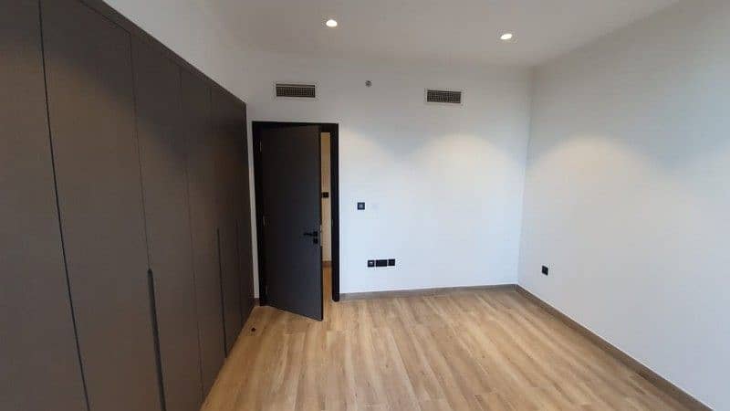 17 Bramd New 1br| High Quality| Chiller Free