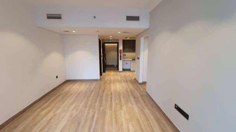 19 Bramd New 1br| High Quality| Chiller Free