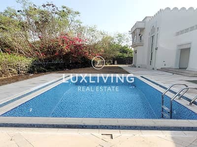 4 Bedroom Villa for Rent in Jumeirah Islands, Dubai - Vacant | Lake View | Private Pool | Well Kept