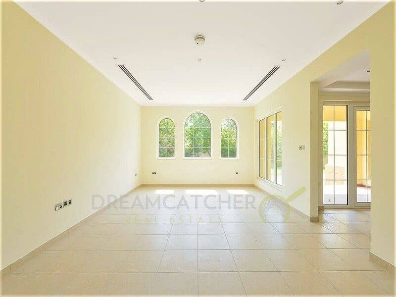 Landscaped garden | Vacant | Equipped kitchen