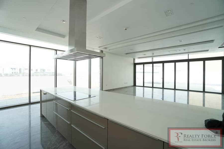 7 PRICED TO SELL |CONTEMPORARY MANSION|ON THE LAGOON