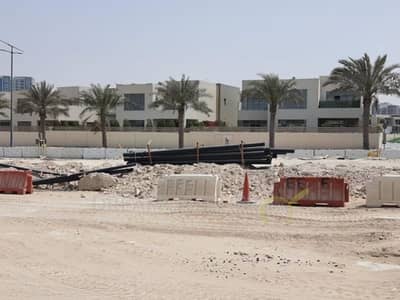 ارض صناعية  للبيع في الفرجان، دبي - ارض صناعية في فيفث أفينيو الفرجان 1600000 درهم - 5406656