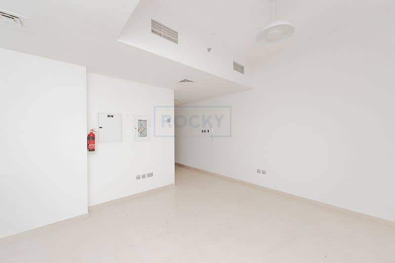 Near to the Beach! Gorgeous Studio Apt | Parking & Gymnasium | Umm Suqeim 2