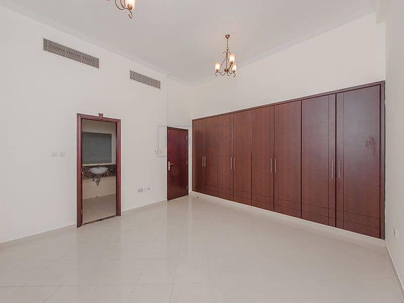 23 Gorgeous Semi Independent 4 B/R Villa | Private Pool | Jumeirah 1st
