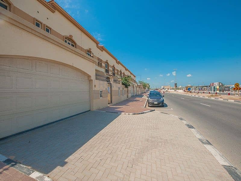 33 Gorgeous Semi Independent 4 B/R Villa | Private Pool | Jumeirah 1st