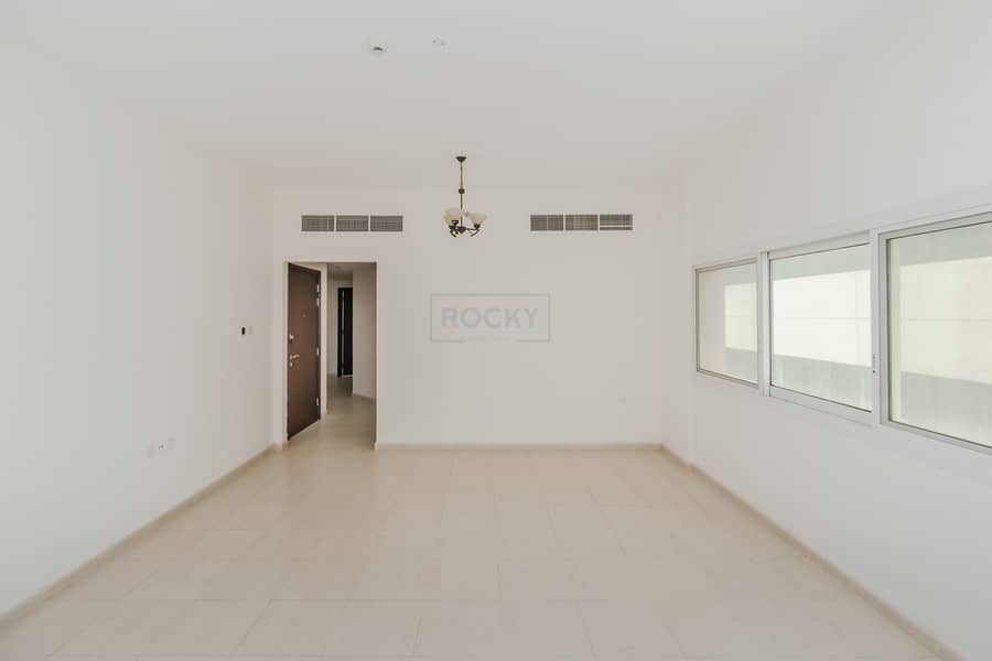 شقة في المجاز 3 المجاز 2 غرف 28000 درهم - 5345460 شقة في المجاز 3 المجاز 2 غرف 28000 درهم - 5345460