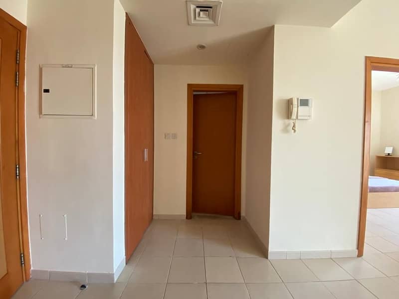 5 1 BHK / Immaculate / Vacant