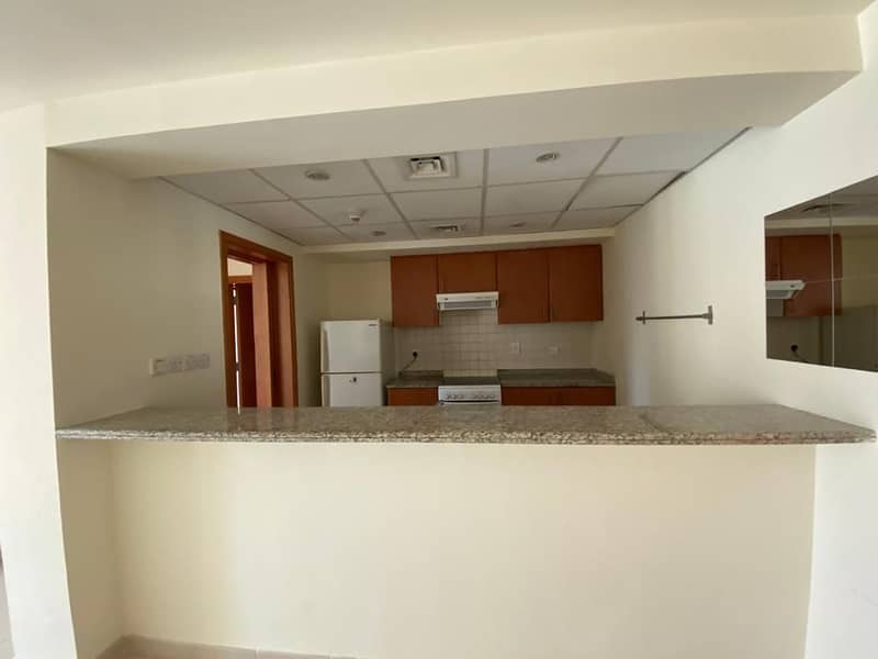 10 Community View / Immaculate/1BHK