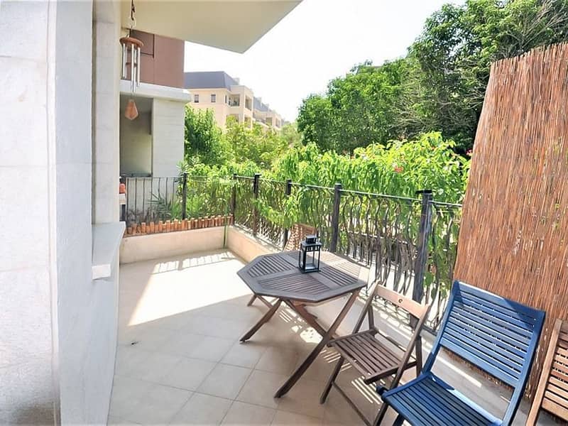 10 Large layout 2 Bed / Owner occupied / Beautiful Garden Views