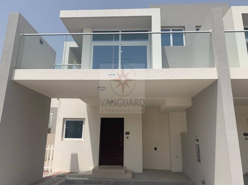 Ready to Move in 3 Bed Townhouse in Albizia Akoya Oxygen