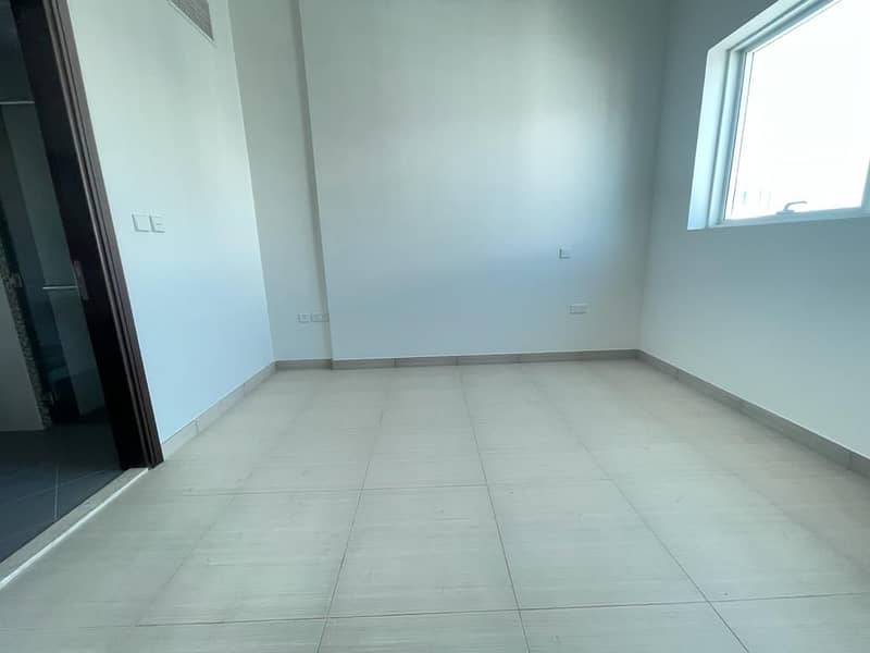"HOT DEAL" 02 Bedrooms Apartment with Parking