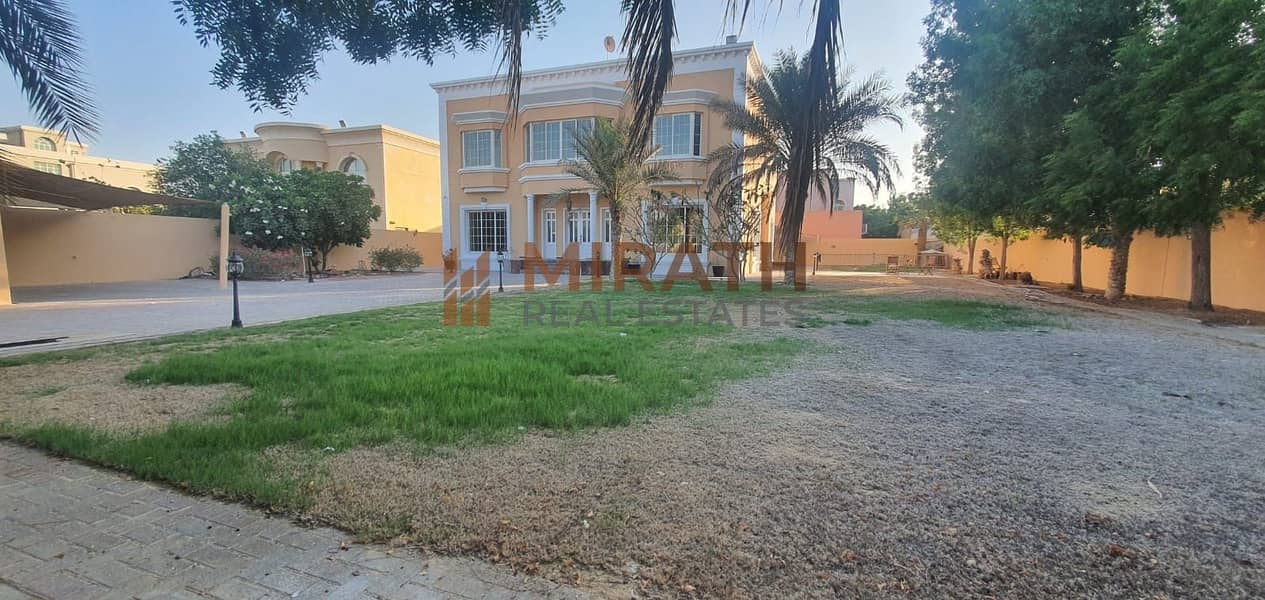 SPACIOUS 5BR VILLA WITH LARGE GARDEN AND MULHAQ