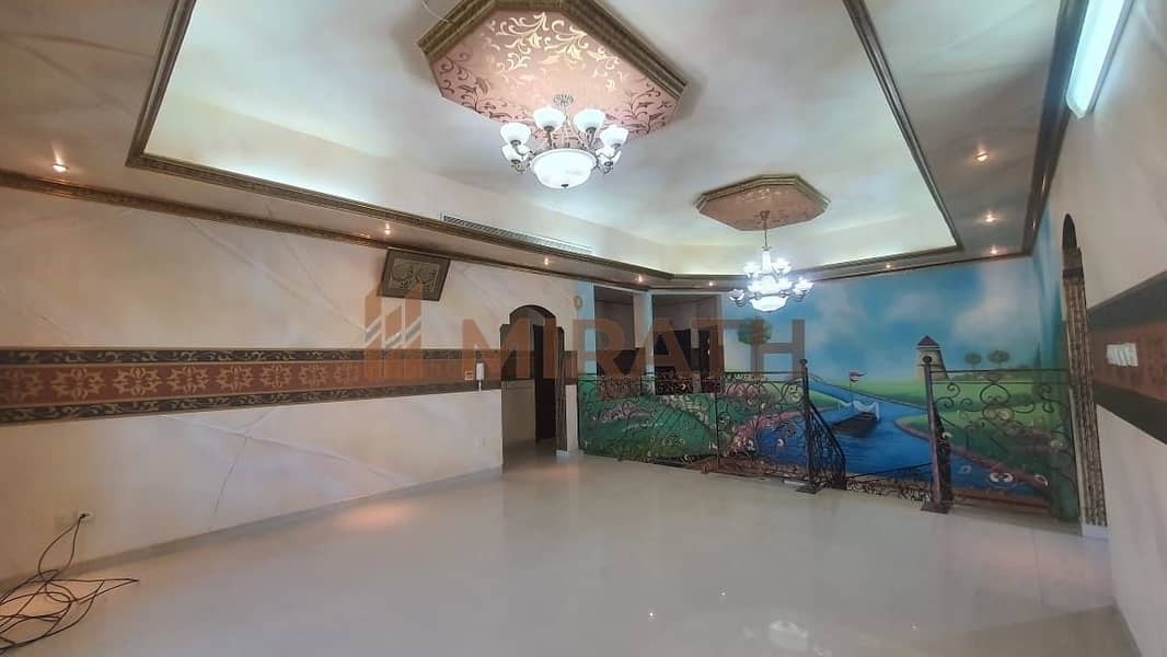 4 ROYAL STYLE 6BR VILLA WITH LARGE AREA GARDEN |SALE