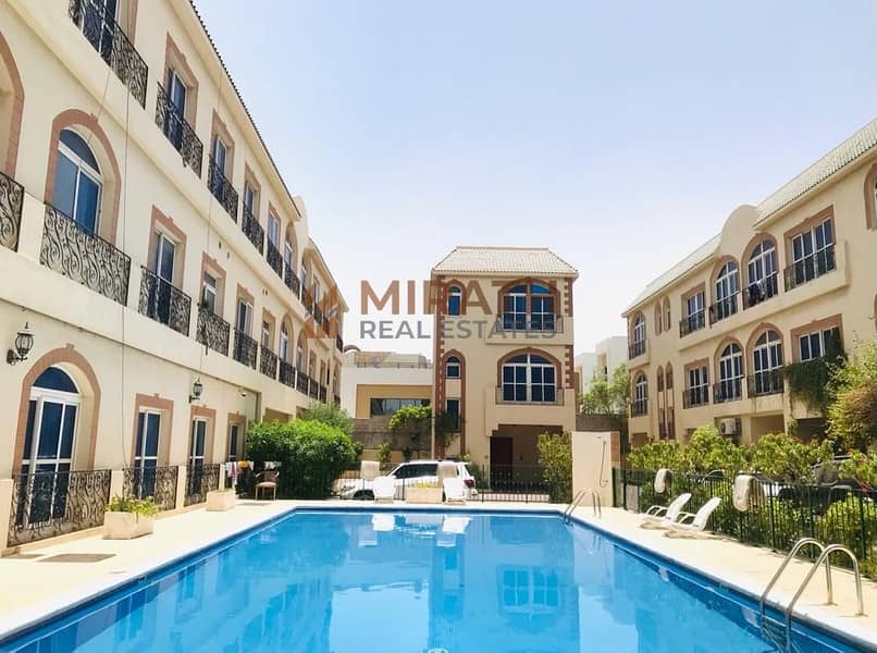 SPACIOUS WELL MAINTAINED 9BR VILLA SHARED POOL