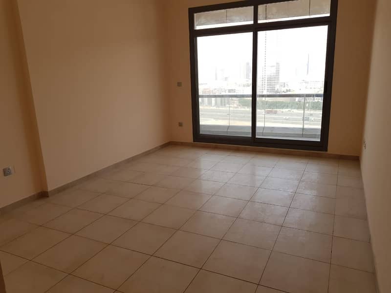 شقة في برج حمزة،مدينة دبي الرياضية 1 غرفة 34000 درهم - 5128686