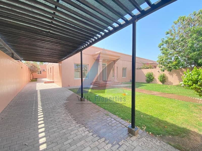 IMMACULATELY PRESENTS l SEMI- INEDEP 3 BED VILLA + MAID l HUGE PVT GARDEN