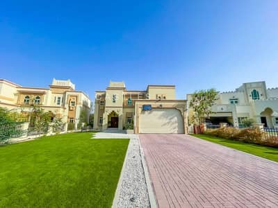 4 Bedroom Villa for Sale in Jumeirah Islands, Dubai - Upgraded & Extended Garden Hall | Lake View