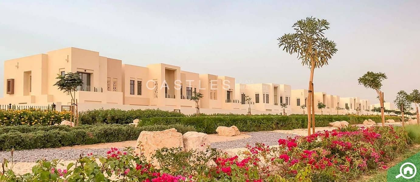 11 The Biggest Layout Townhouse + Stydy + Maid's Room in Mira Oasis  2. Type F