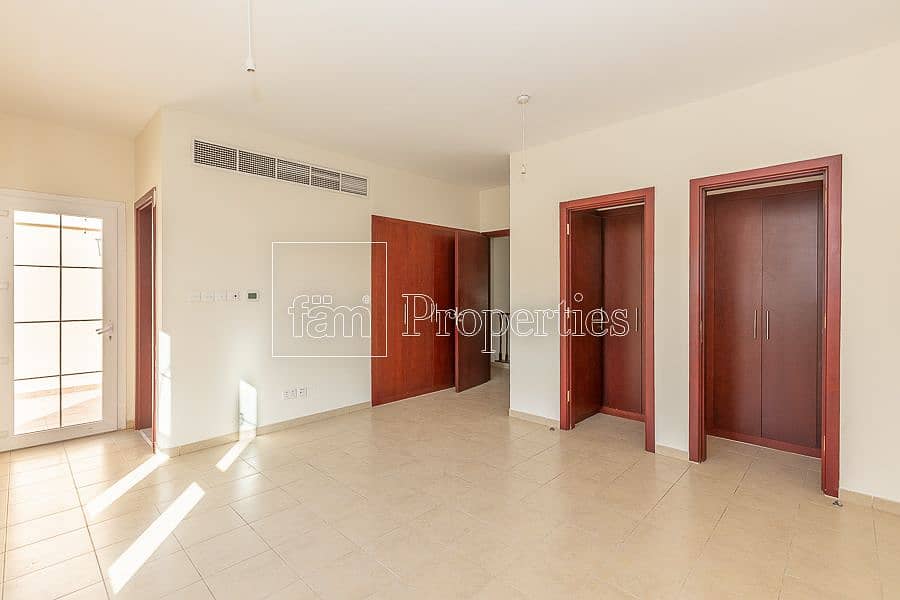 4 Wonderful 3 bedroom Villa +study in Al Reem 1