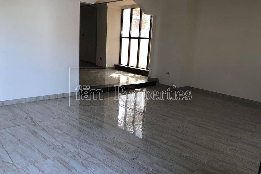 2 Modern townhouse with nearby schools & ameniti