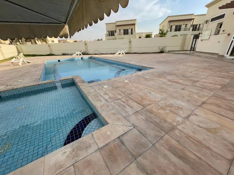 Excellent 4 Bedroom Vill wd Pool and Gymnasium