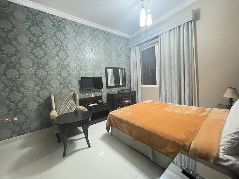 ''fully furnished apartment with kitchen appliences hot offer 3400''