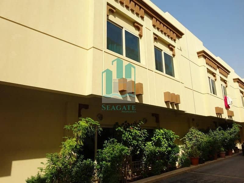 Good quality 3 Bedroom villa in Jumeirah 1, Close to the Lamer