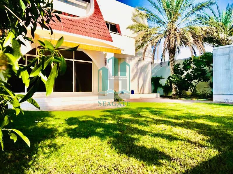 Spacious and Bright 4 Bed plus study villa with beautiful private garden in Jumeirahn3