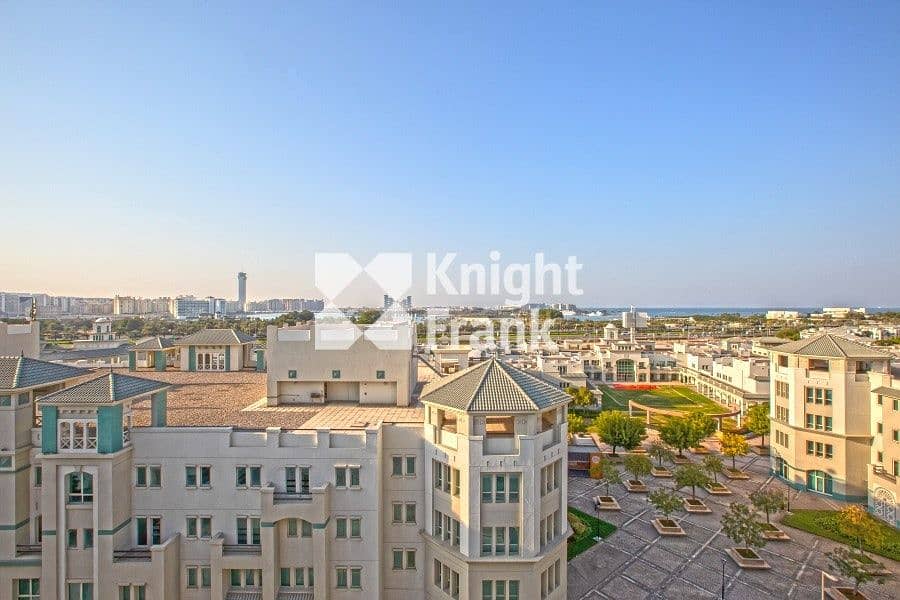 11 Exclusive | Full Floor | Free Zone | Roof Terrace