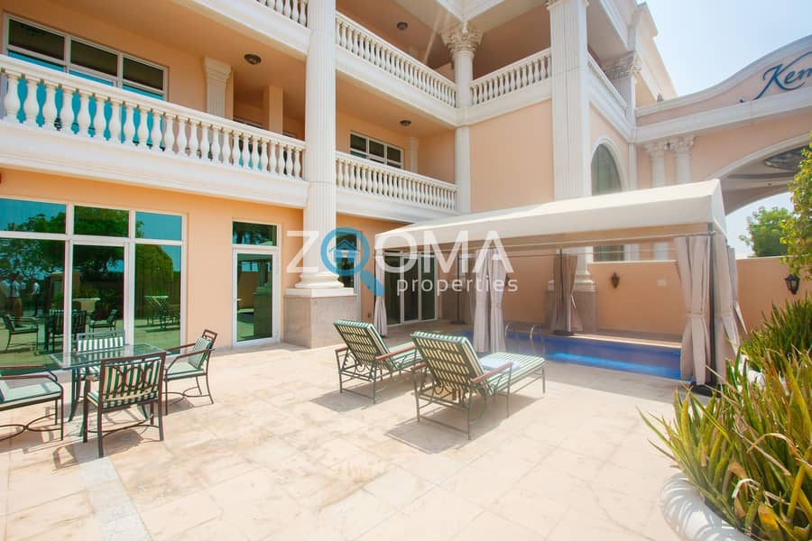 Private Pool & Entrance | Investors Deal