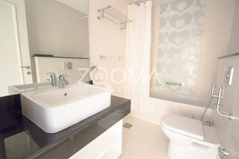 4 Luxurious 2 Bed | Fully Furnished Great | Balcony