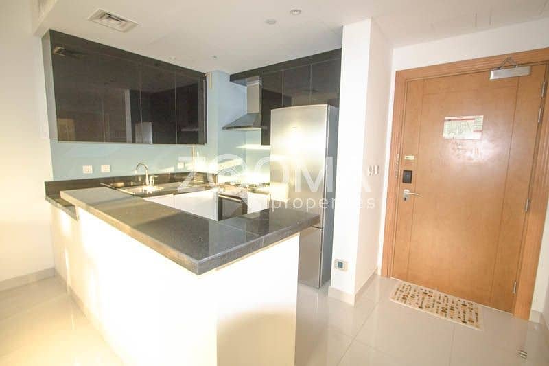 7 Luxurious 2 Bed | Fully Furnished Great | Balcony