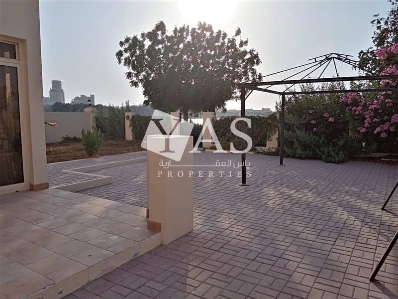24 Luxurious | 4 Br Seafront Villa | Upgraded