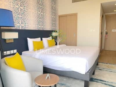 Hotel Apartment for Rent in Deira, Dubai - Stunning Modern Studio for Rent In Corniche Deira