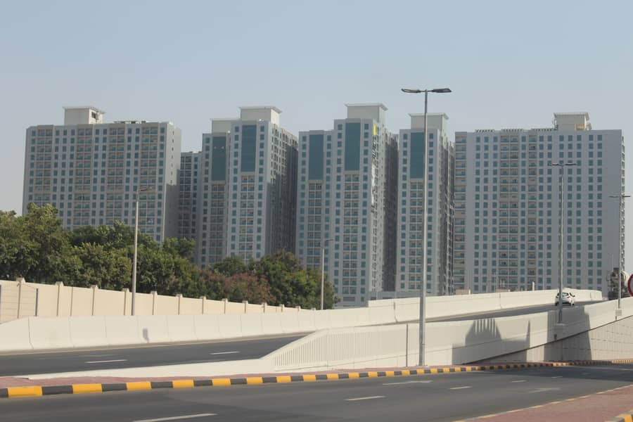 1BHK FOR SALE IN CITY TOWERS ON INSTALLMENTS JUST PAY 60000/- NOW (OPEN VIEW)