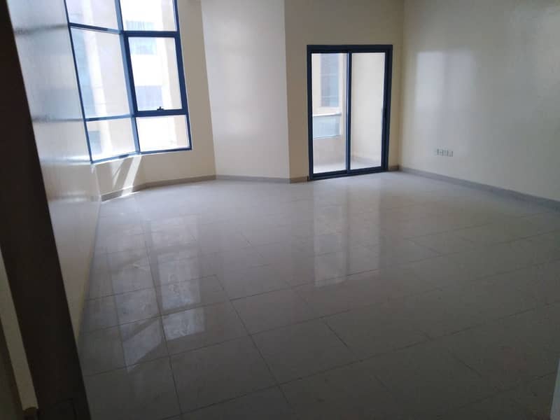 The huge 3 bedroom available for Rent in Al khor towers