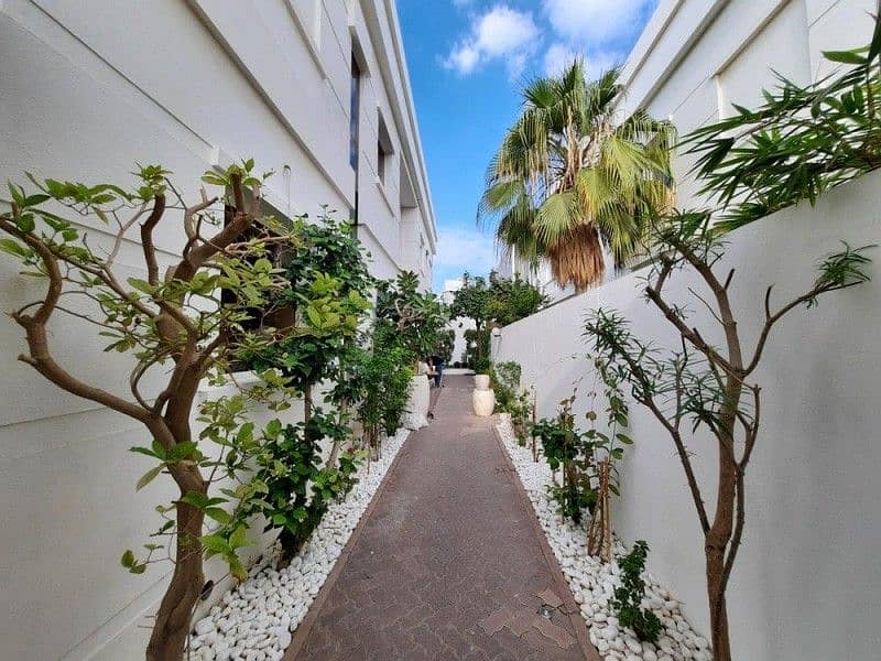 6 Independent Villa| Beautiful Garden| Available Mid of November